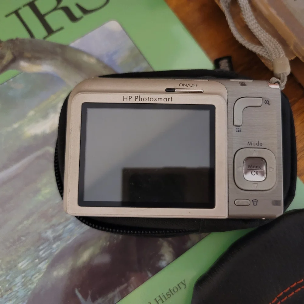 Vintage Junk Drawer Lot: Collectibles, Sports, HP Photosmart R727 Digital Camera